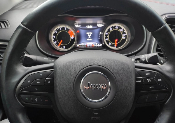 Jeep Cherokee cena 85000 przebieg: 168100, rok produkcji 2019 z Lubartów małe 596
